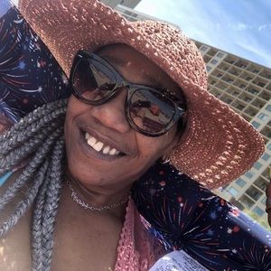 Meet your Posher, Teresa